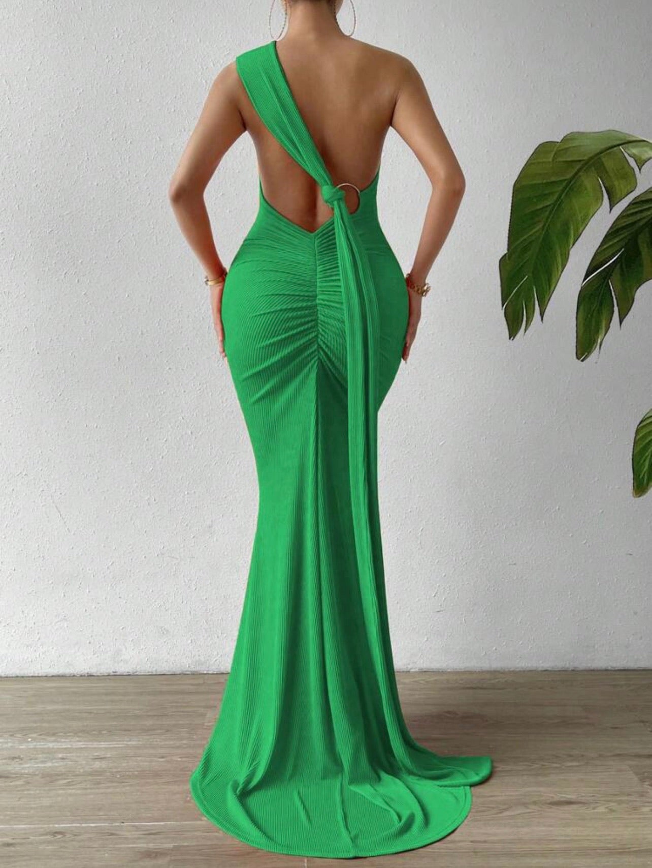 Shaya Ring Gown x Green